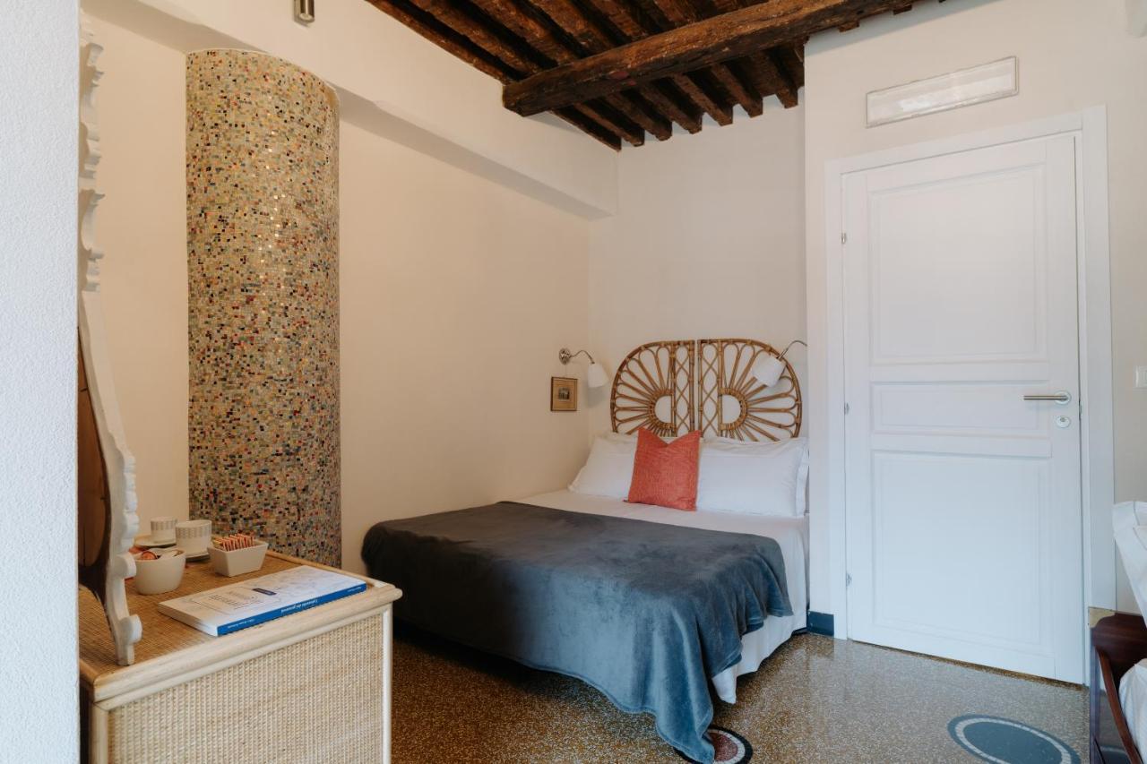 Le Stanze Del Piccadilly Hostel Genoa Ngoại thất bức ảnh