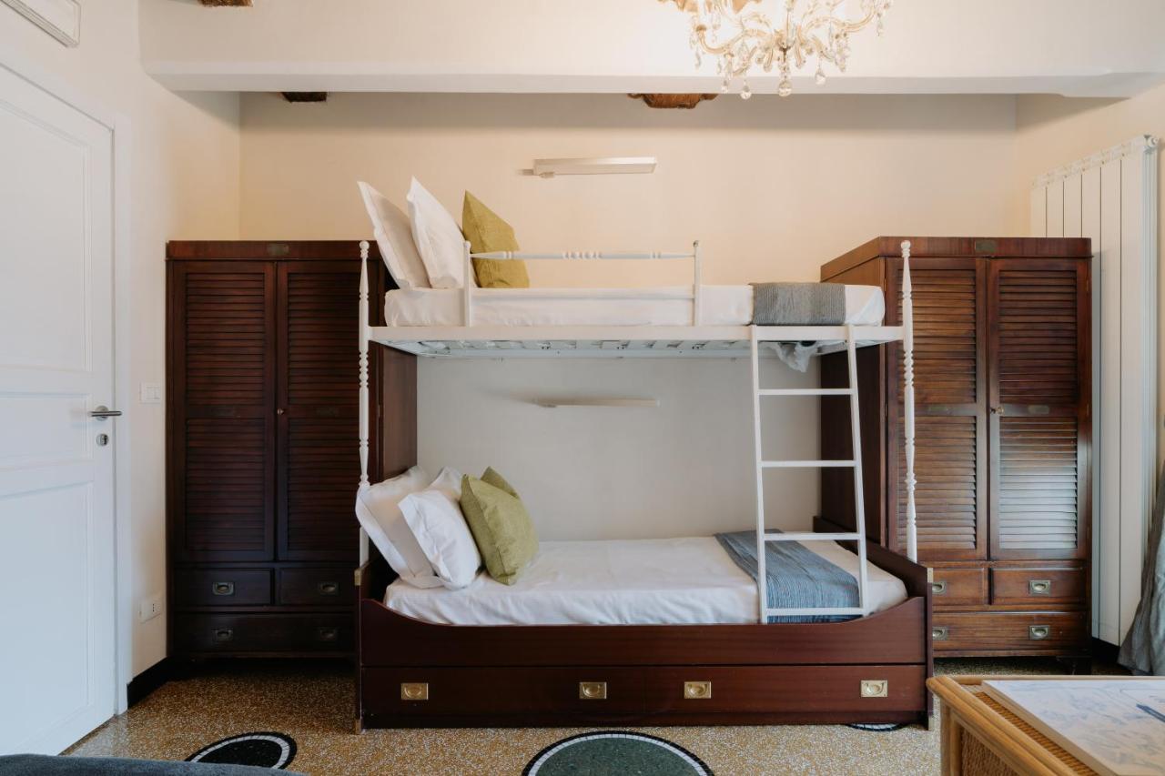 Le Stanze Del Piccadilly Hostel Genoa Ngoại thất bức ảnh