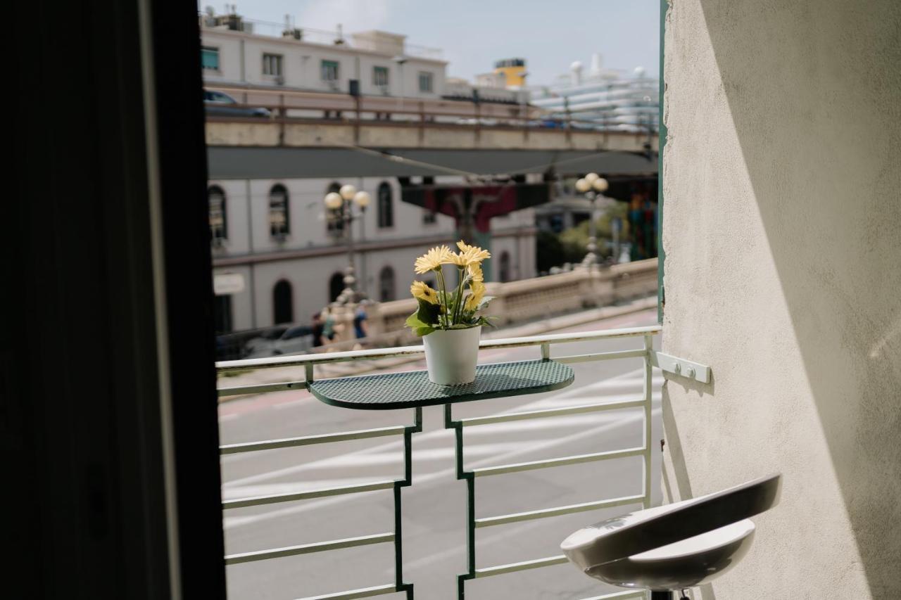 Le Stanze Del Piccadilly Hostel Genoa Ngoại thất bức ảnh
