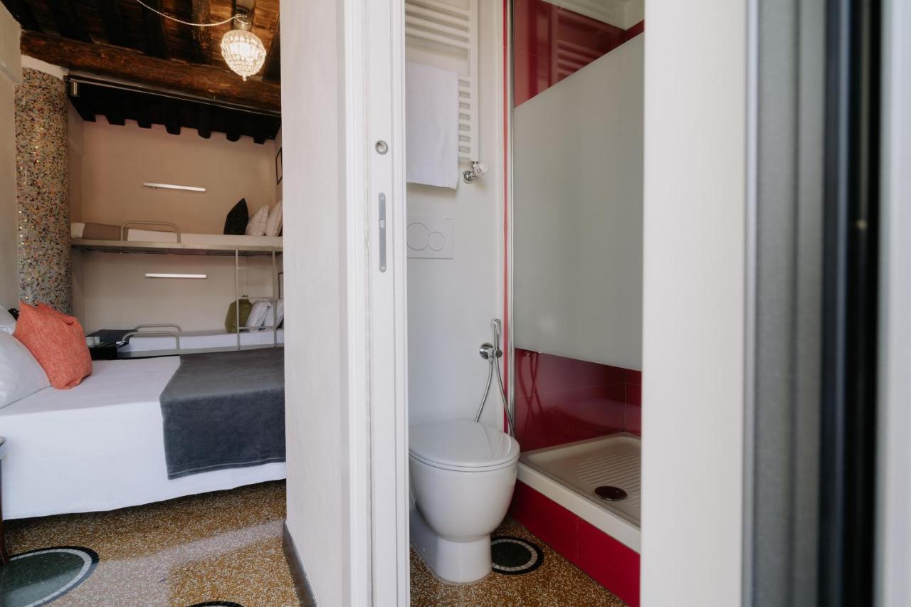 Le Stanze Del Piccadilly Hostel Genoa Ngoại thất bức ảnh