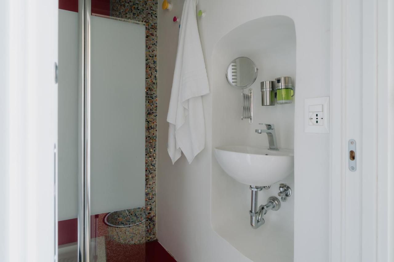 Le Stanze Del Piccadilly Hostel Genoa Ngoại thất bức ảnh