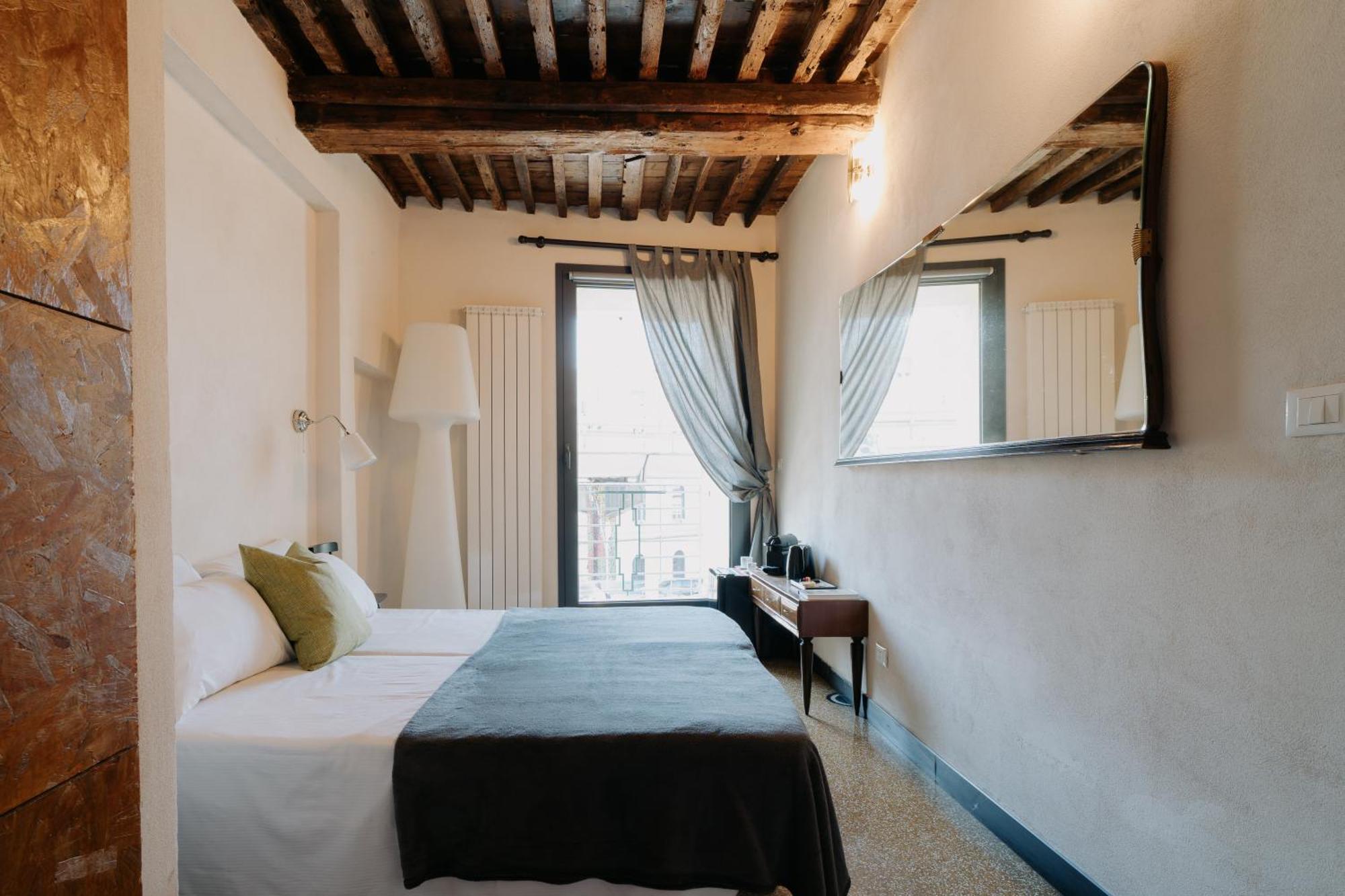 Le Stanze Del Piccadilly Hostel Genoa Ngoại thất bức ảnh